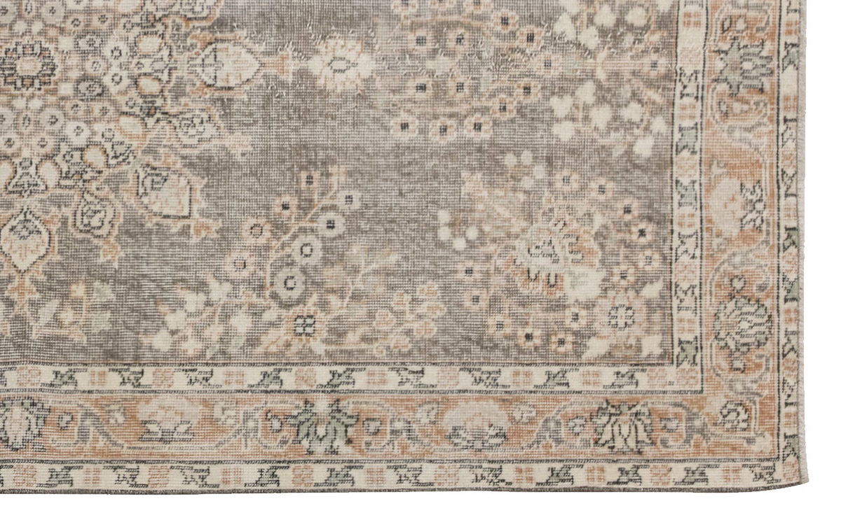 Vintage Rug 3'11" x 6'11" feet 120 x 210 cm