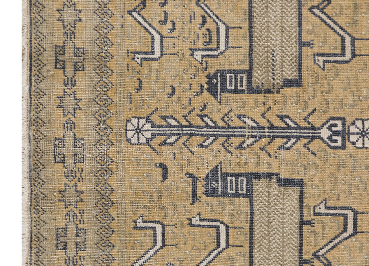 Vintage Rug 3'11" x 6 feet 120 x 184 cm