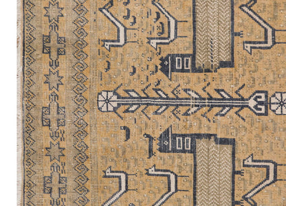 Vintage Rug 3'11" x 6 feet 120 x 184 cm