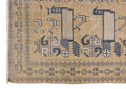 Vintage Rug 3'11" x 6 feet 120 x 184 cm