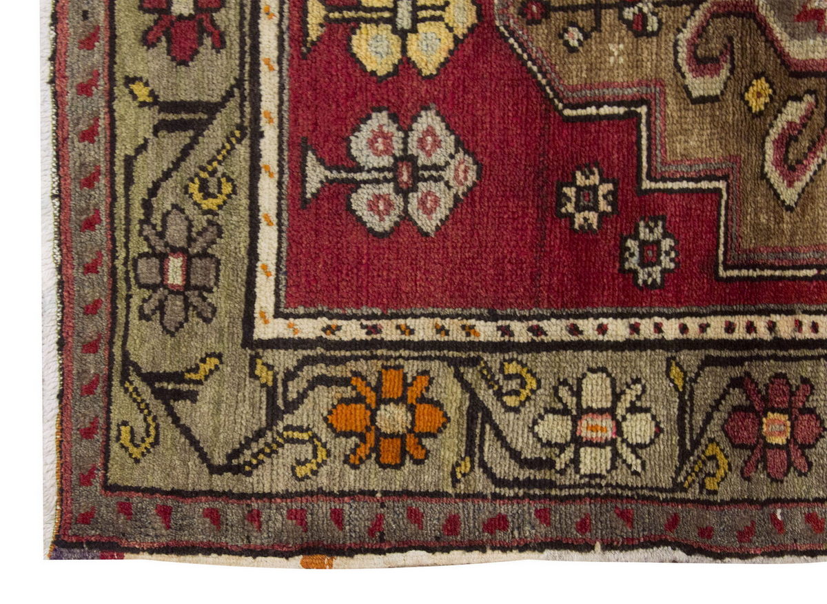 Vintage Rug 3'4" x 4'3" feet  102 x 130 cm