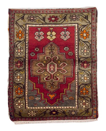 Vintage Rug 3'4" x 4'3" feet  102 x 130 cm