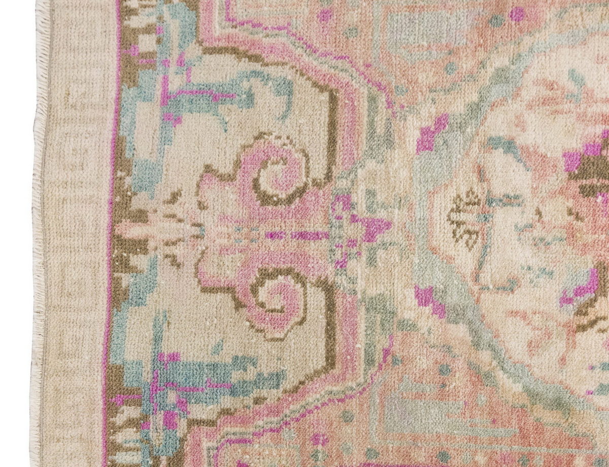 Vintage Rug 3'4" x 5'7" feet 101 x 170 cm