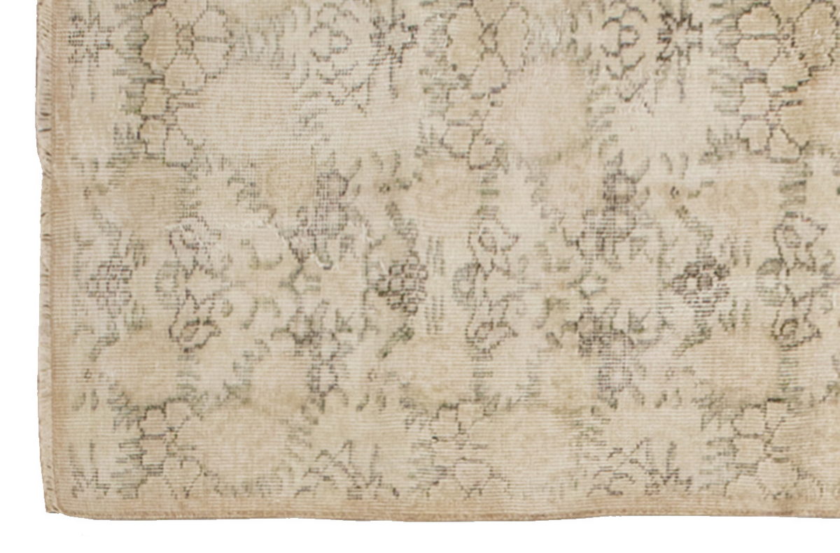 Vintage Rug 3'5" x 6'5" feet 105 x 195 cm