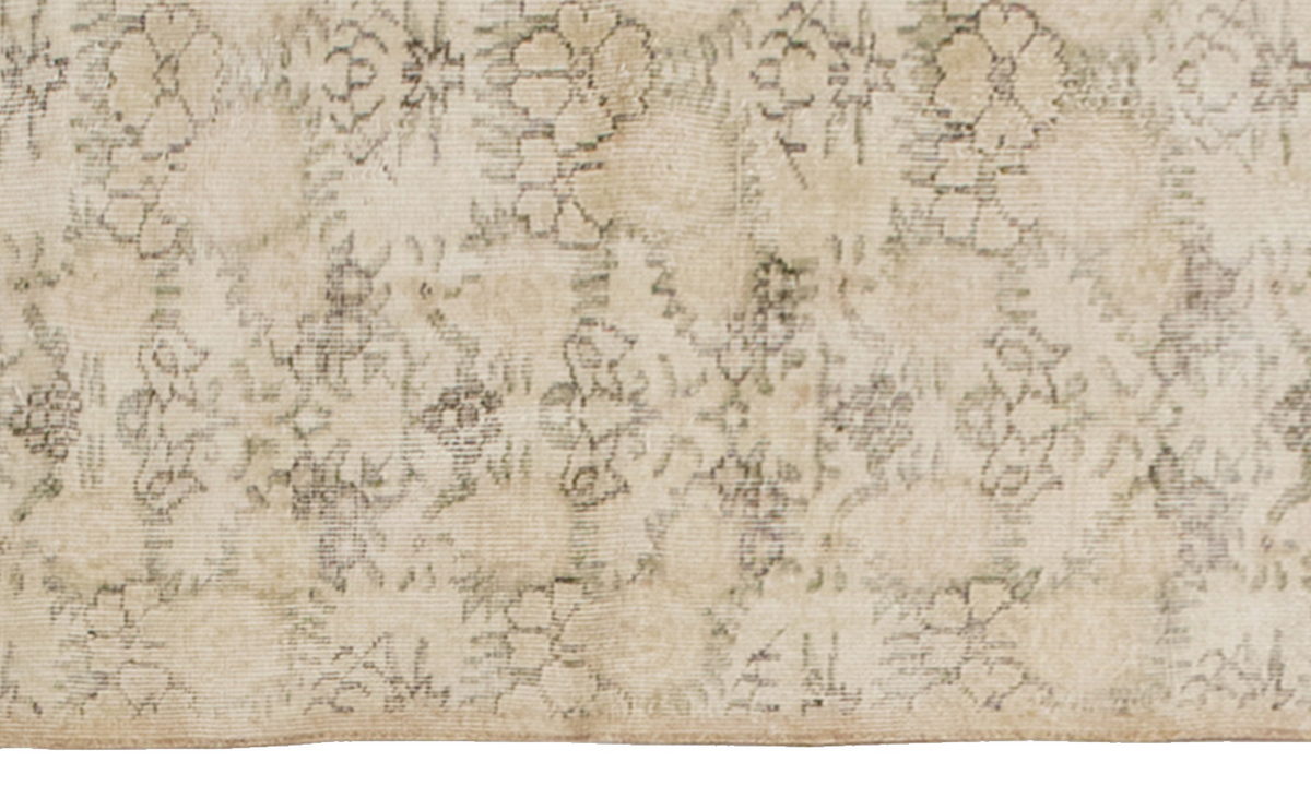 Vintage Rug 3'5" x 6'5" feet 105 x 195 cm