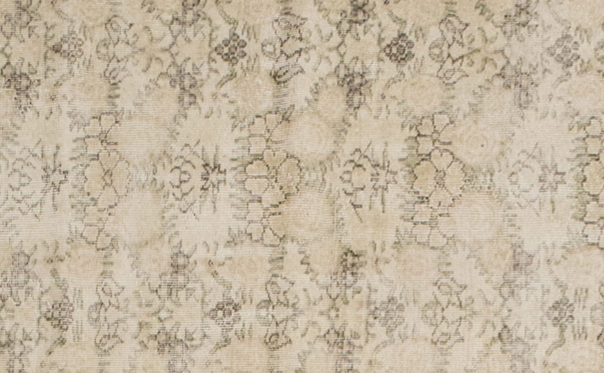 Vintage Rug 3'5" x 6'5" feet 105 x 195 cm