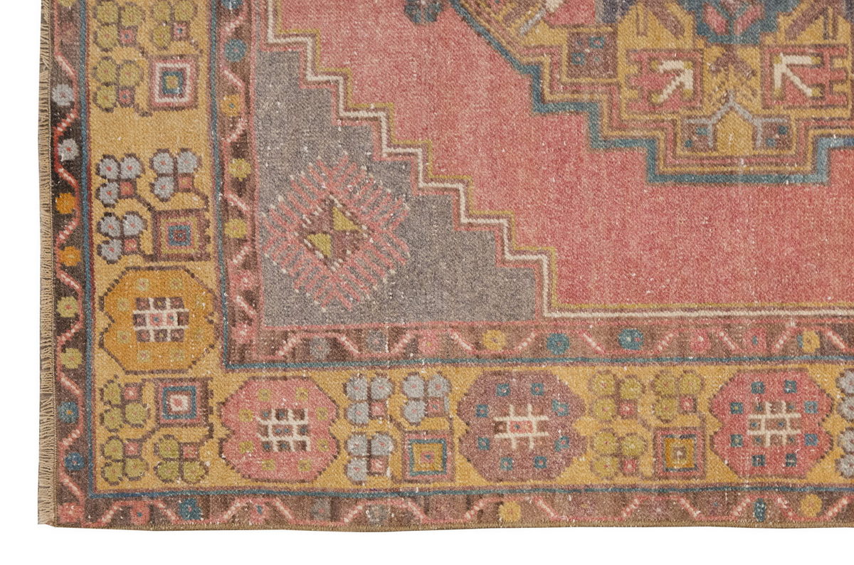 Vintage Rug 3'6" x 5'6" feet 106 x 168 cm