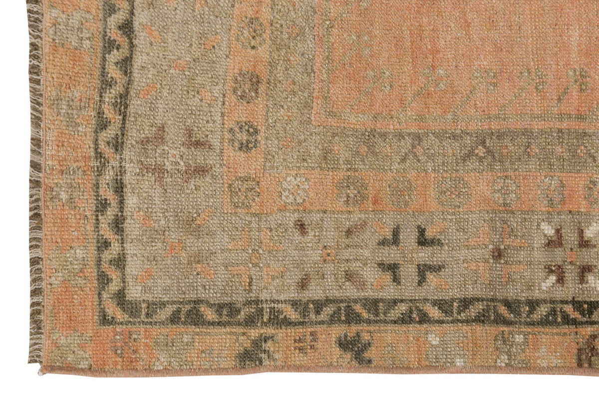 Vintage Rug 3'6" x 5'7" feet 106 x 170 cm