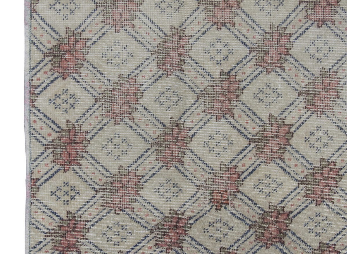 Vintage Rug 3'6" x 6'5" feet  106 x 195 cm