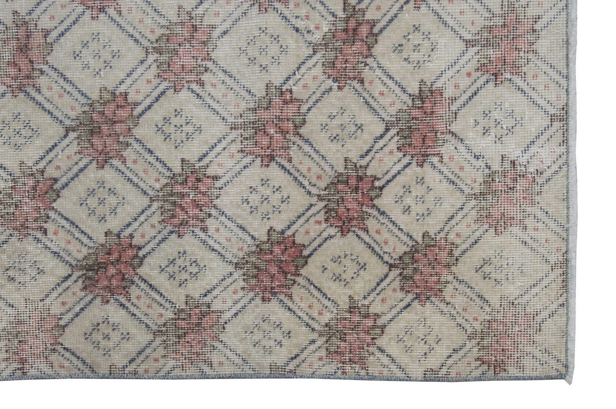 Vintage Rug 3'6" x 6'5" feet  106 x 195 cm