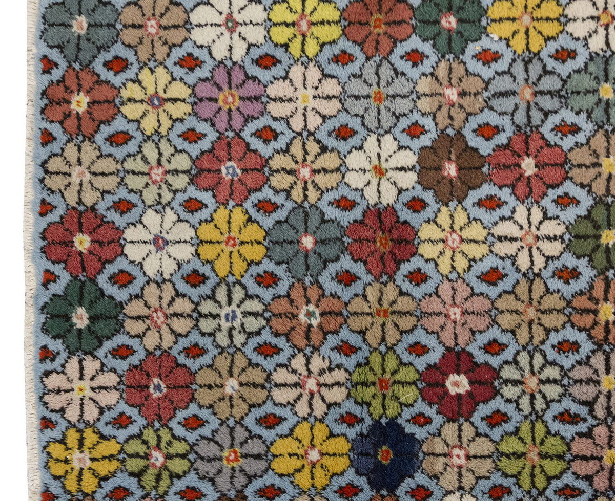 Vintage Rug 3'6" x 6'9" feet 107 x 205 cm