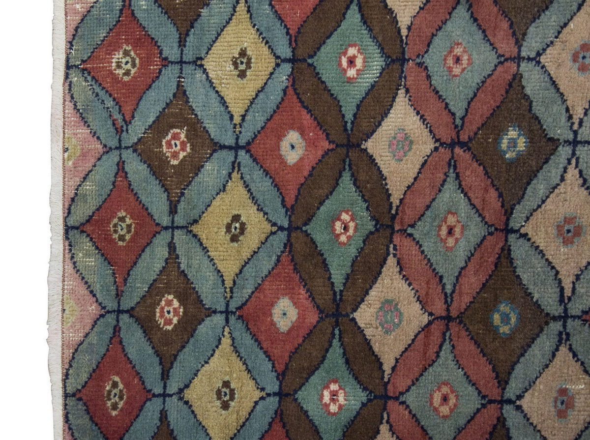 Vintage Rug 4" x 5'1" feet  120 x 155 cm
