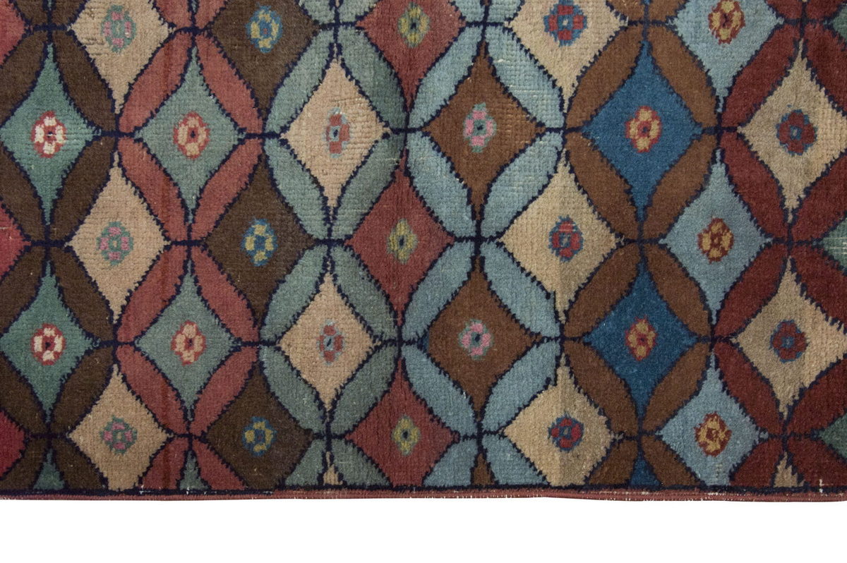 Vintage Rug 4" x 5'1" feet  120 x 155 cm