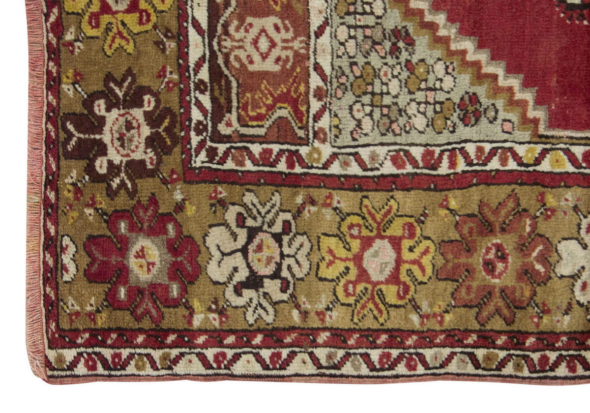 Vintage Rug 3'7" x 5'4" feet  108 x 163 cm