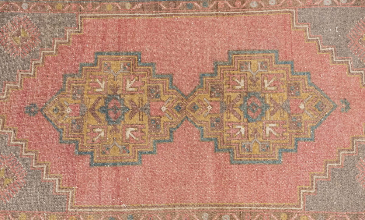 Vintage Rug 3'7" x 5'7" feet 110 x 170 cm