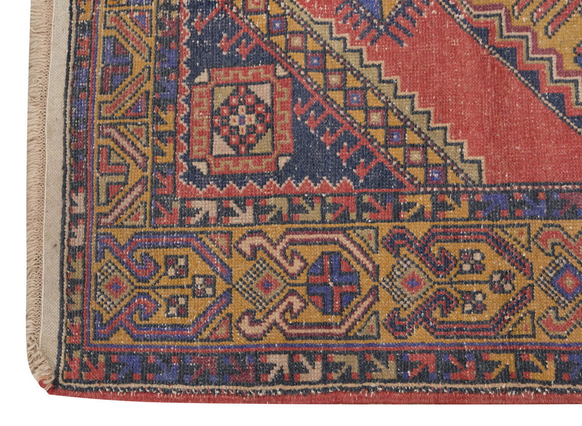 Vintage Rug 3'7" x 5'9" feet 109 x 175 cm