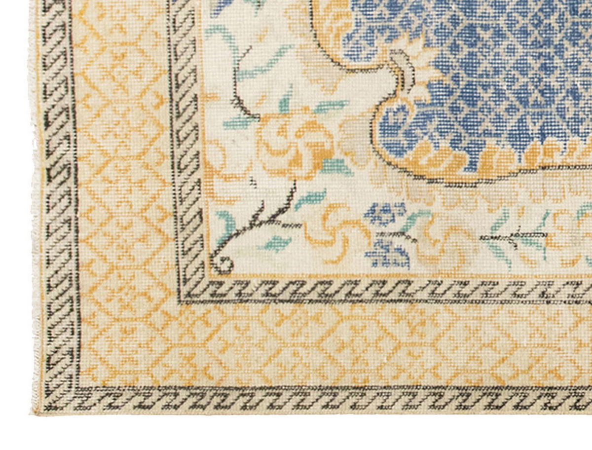Vintage Rug 3'7" x 6'7" feet 110 x 200 cm