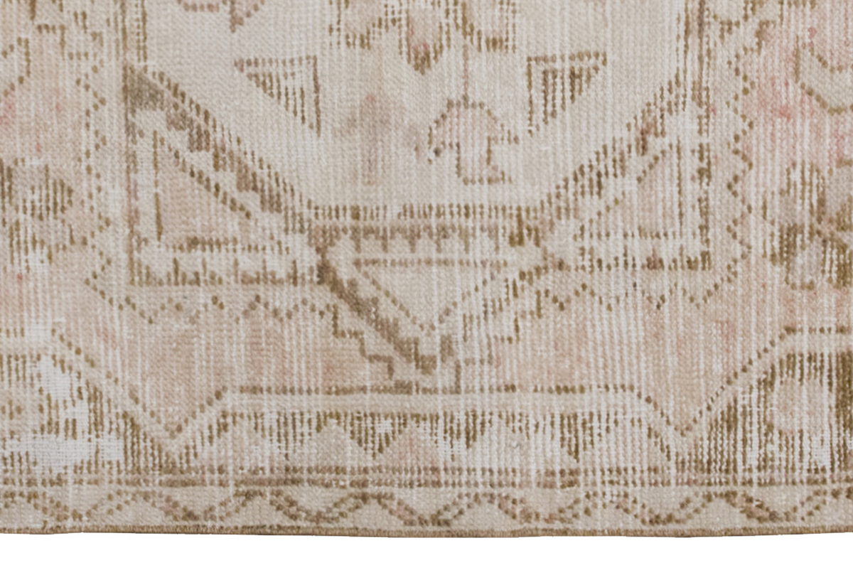 Vintage Rug 3'8" x 5'7" feet 112 x 170 cm