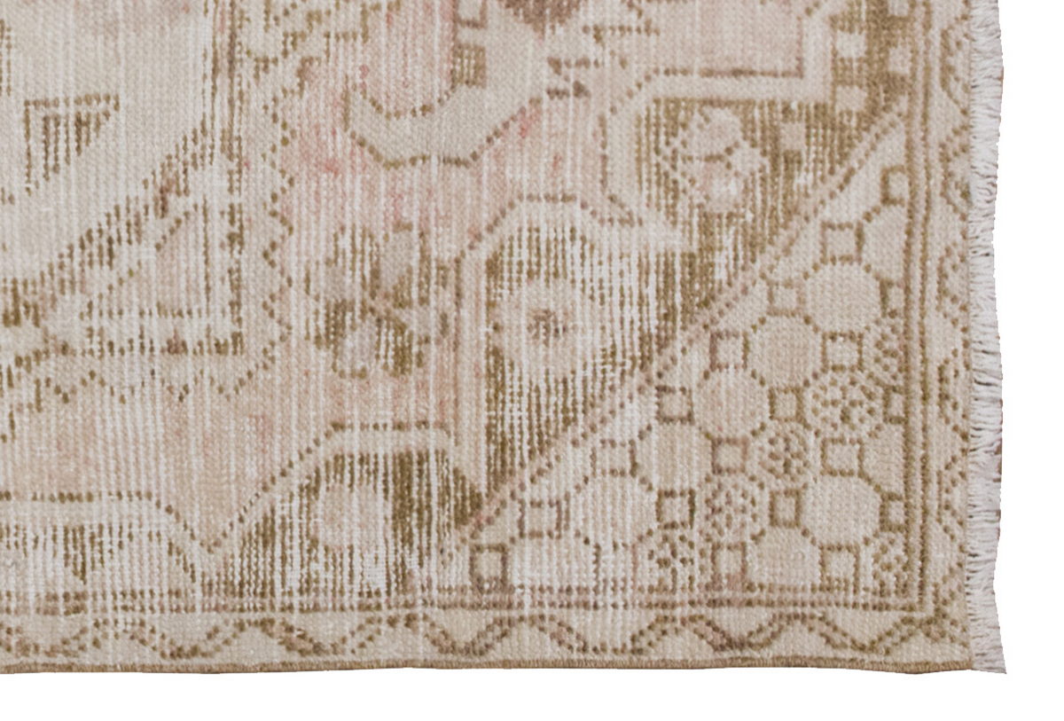 Vintage Rug 3'8" x 5'7" feet 112 x 170 cm