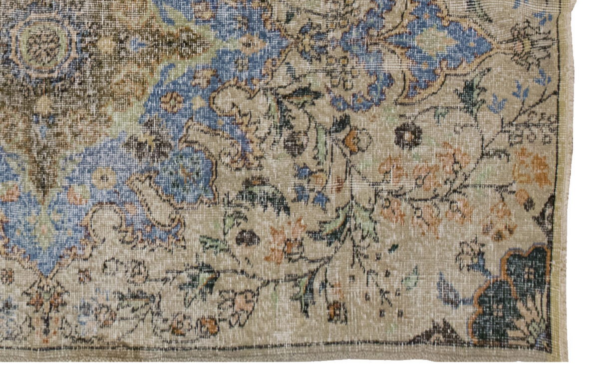 Vintage Rug 3'8" x 7 feet 112 x 213 cm