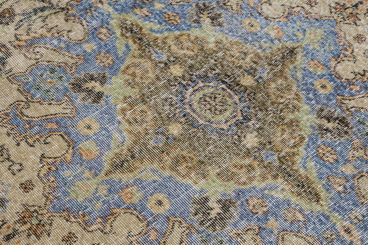 Vintage Rug 3'8" x 7 feet 112 x 213 cm