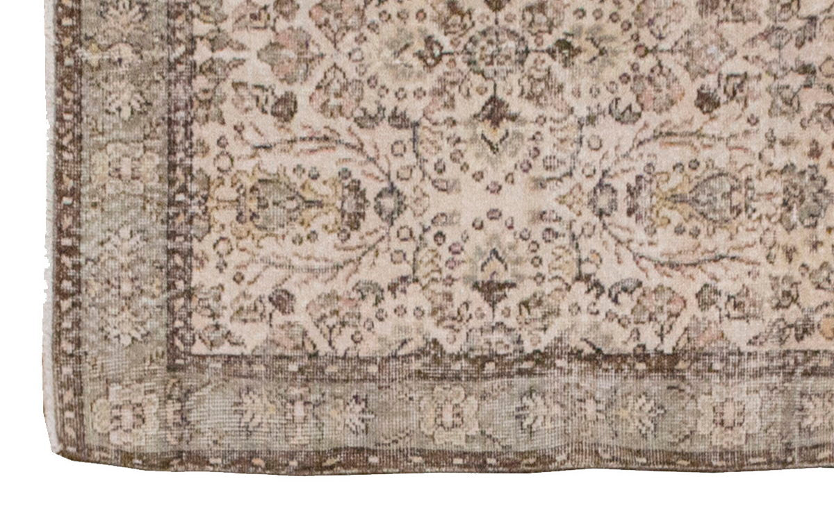 Vintage Rug 3'9" x 6'11" feet 115 x 208 cm