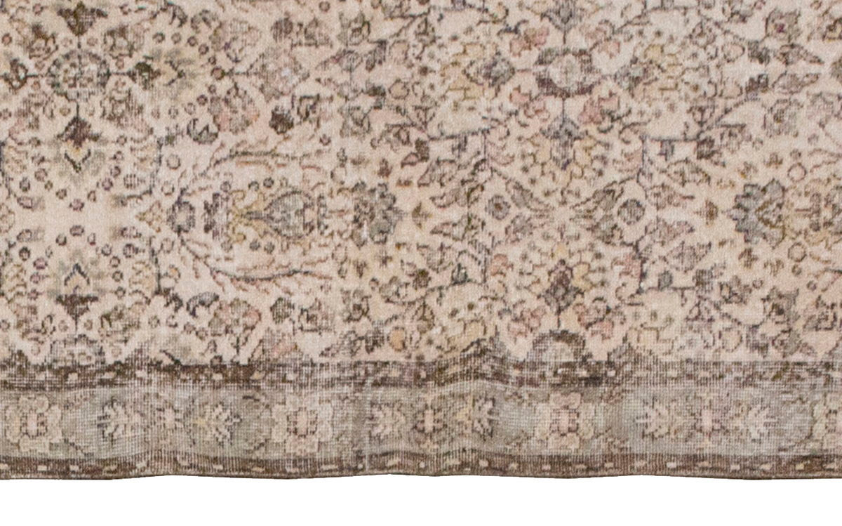 Vintage Rug 3'9" x 6'11" feet 115 x 208 cm
