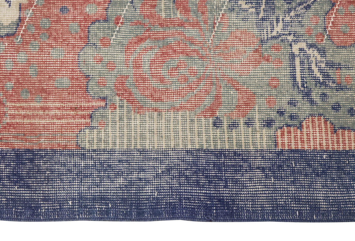 Vintage Rug 3'9" x 6'11" feet 115 x 210 cm