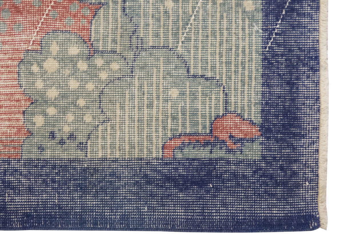 Vintage Rug 3'9" x 6'11" feet 115 x 210 cm