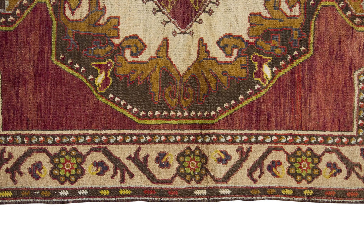 Vintage Rug 3'9" x 6'3" feet  115 x 190 cm