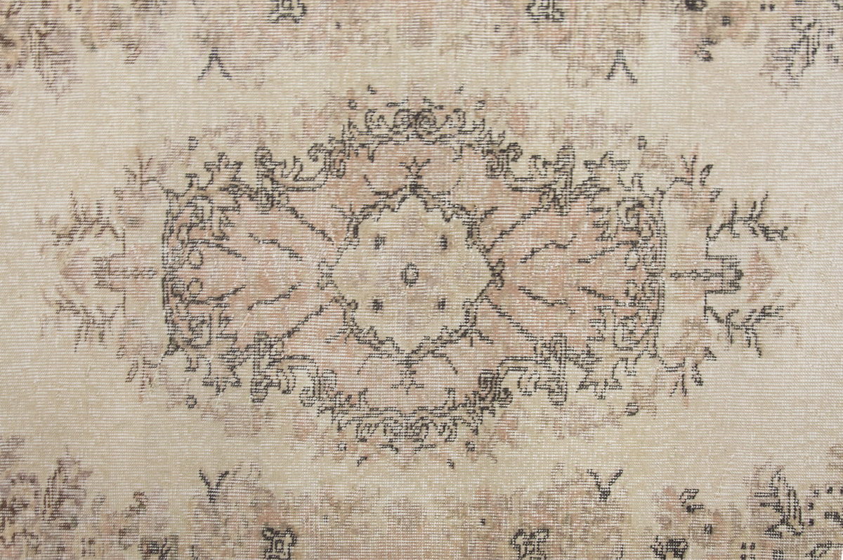 Vintage Rug 3'9" x 6'8" feet 114 x 203 cm