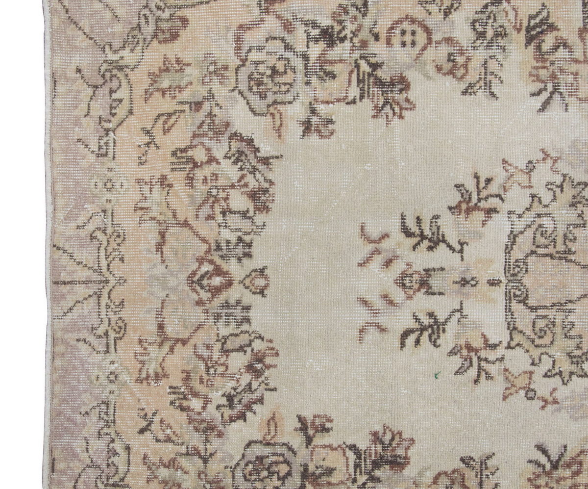 Vintage Rug 3'9" x 7" feet  115 x 211 cm