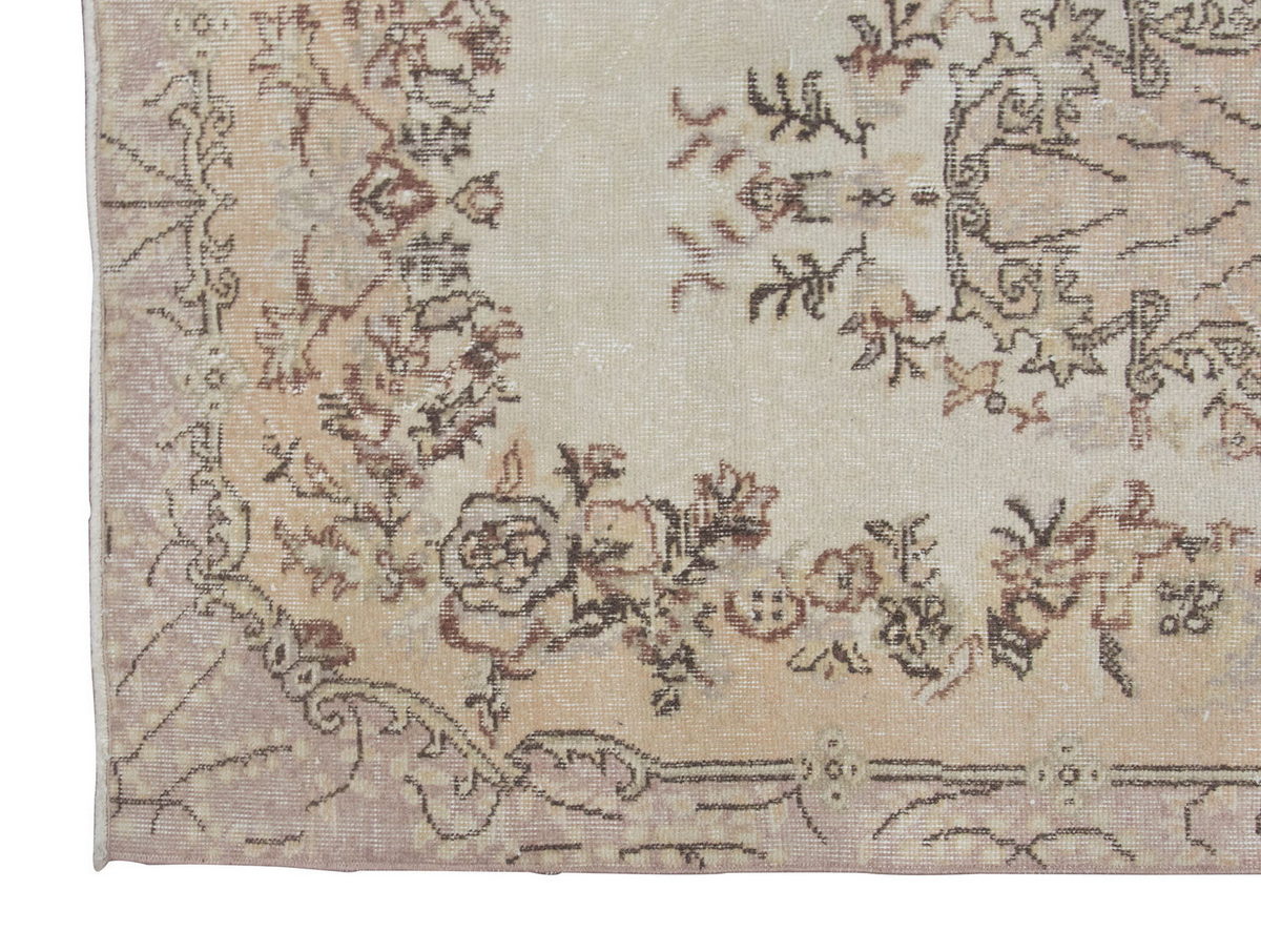 Vintage Rug 3'9" x 7" feet  115 x 211 cm