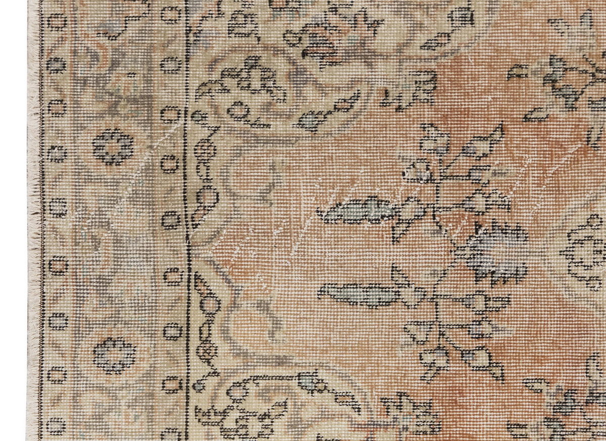 Vintage Rug 3'9" x 7'1" feet 115 x 215 cm