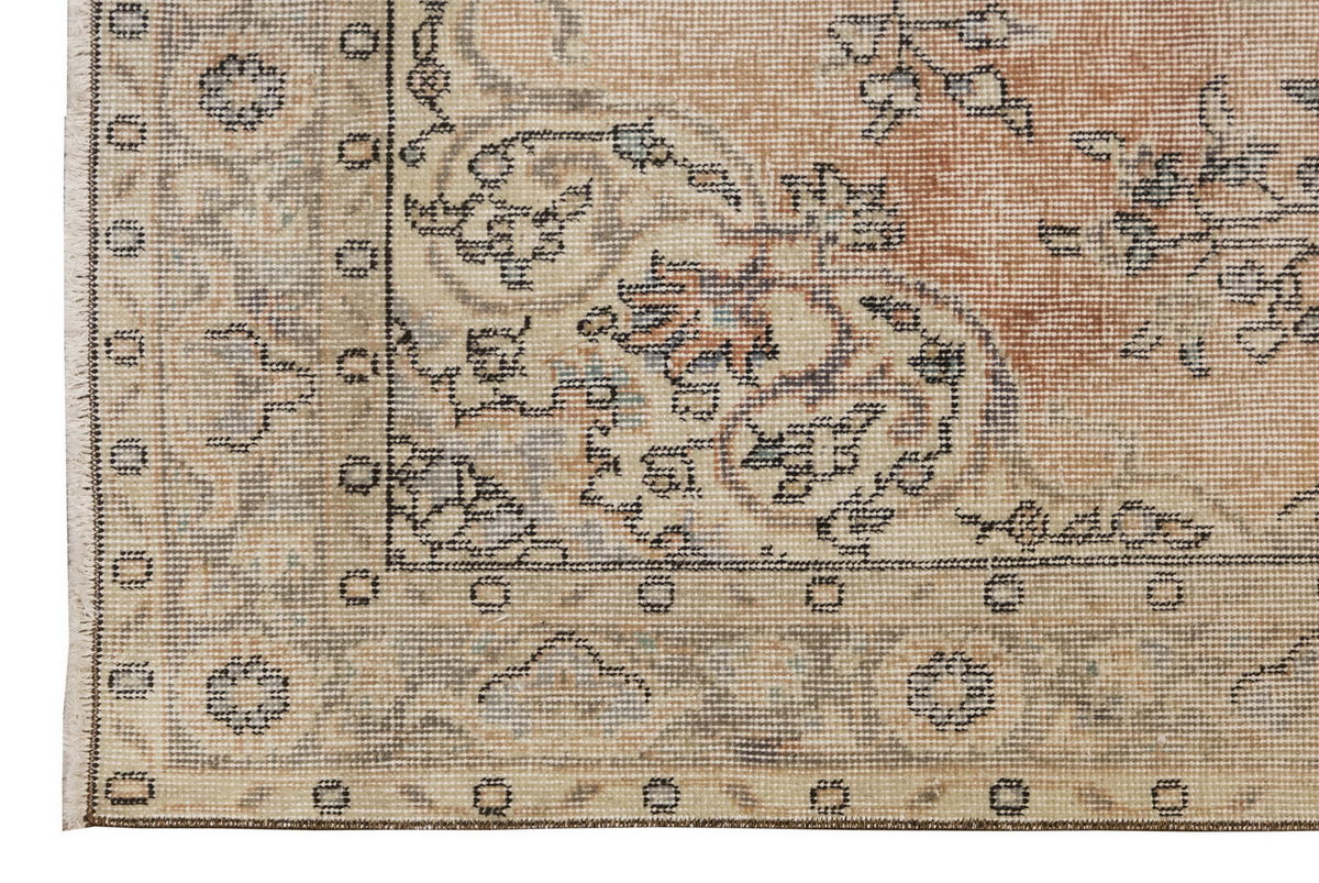 Vintage Rug 3'9" x 7'1" feet 115 x 215 cm