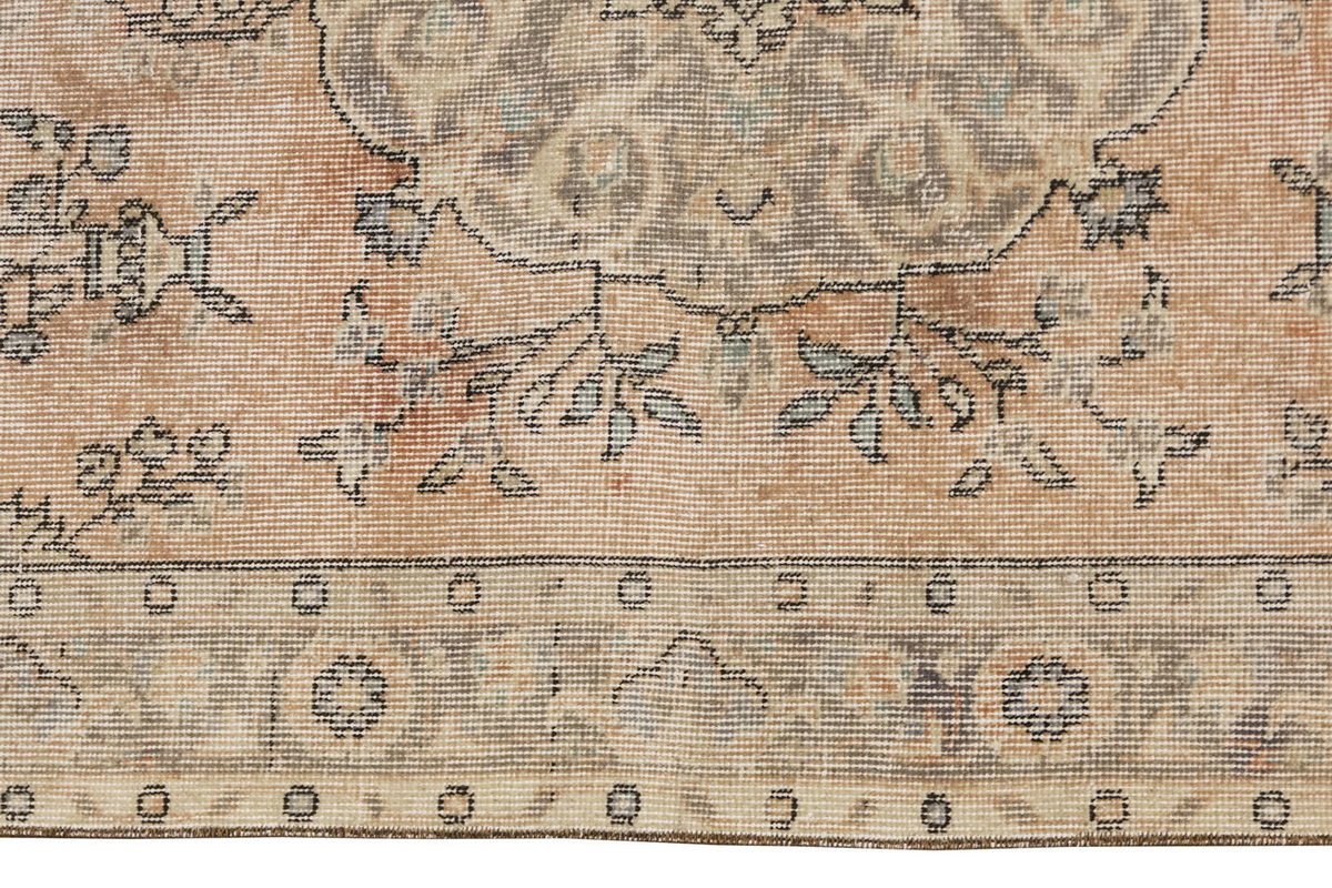 Vintage Rug 3'9" x 7'1" feet 115 x 215 cm