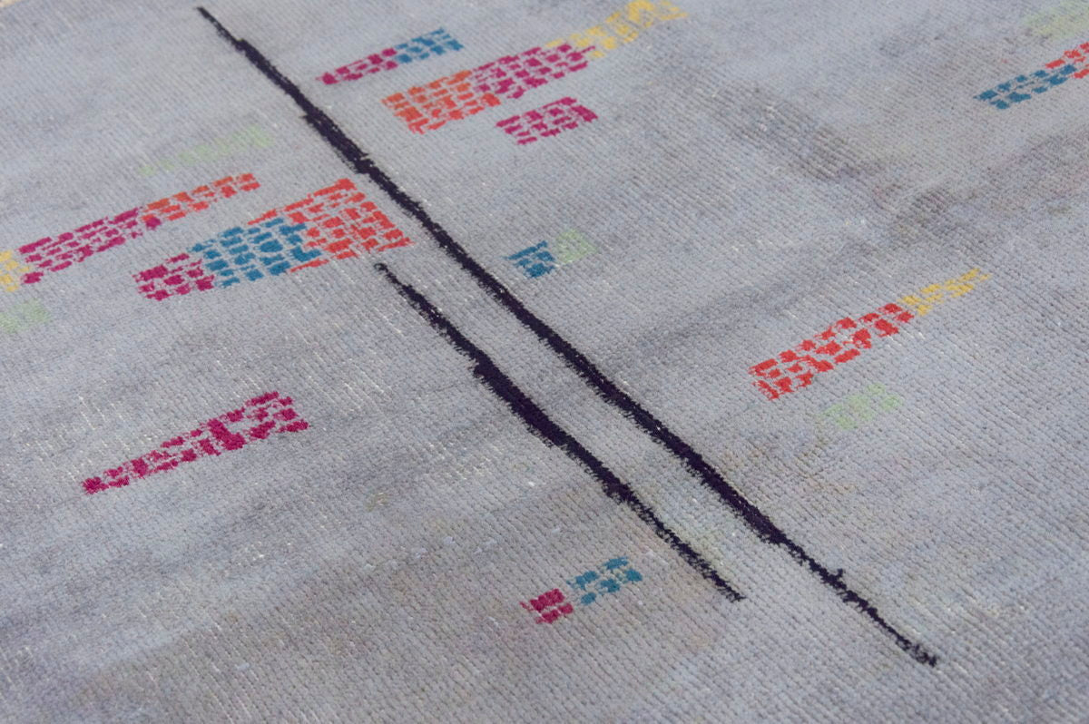 Vintage Rug 4" x 6'7" feet  124 x 200 cm