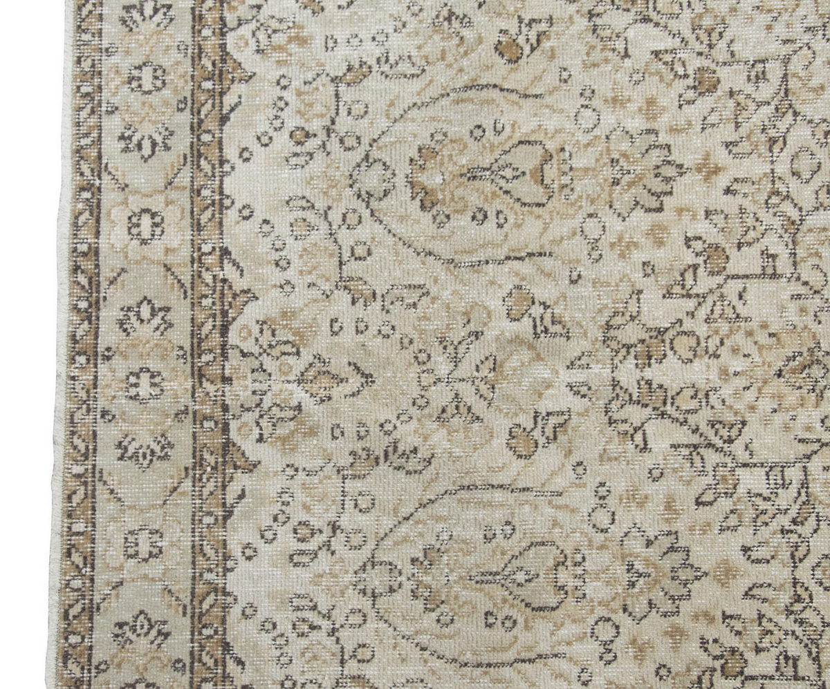 Vintage Rug 4" x 6'8" feet  118 x 202 cm