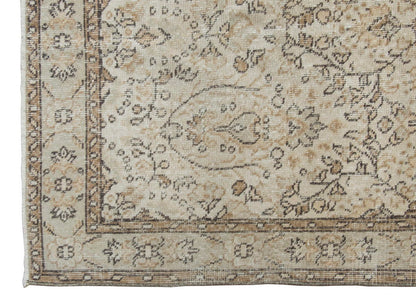 Vintage Rug 4" x 6'8" feet  118 x 202 cm