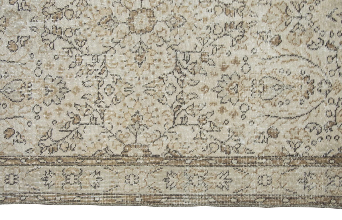Vintage Rug 4" x 6'8" feet  118 x 202 cm