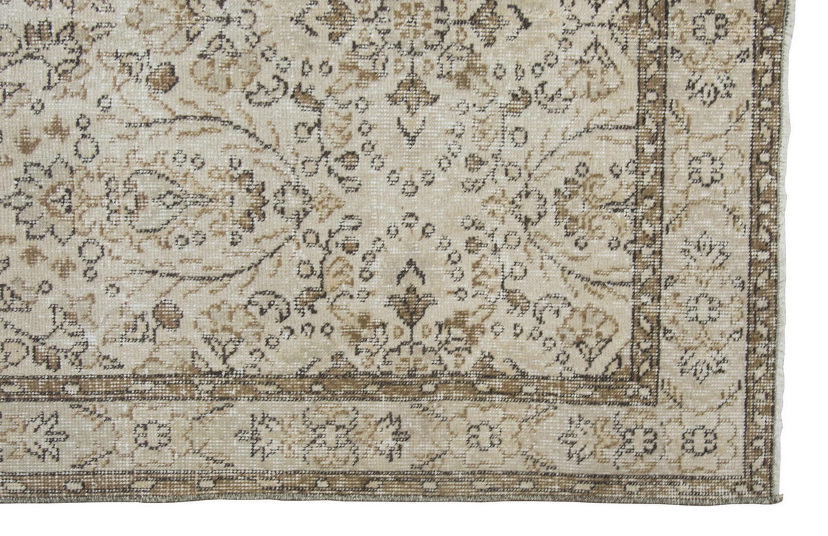 Vintage Rug 4" x 6'8" feet  118 x 202 cm