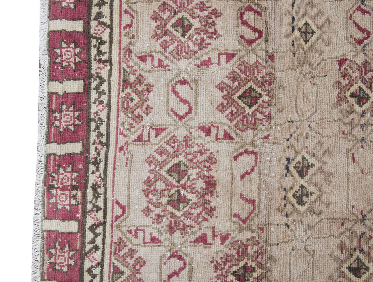 Vintage Rug 4" x 8'2" feet  123 x 250 cm