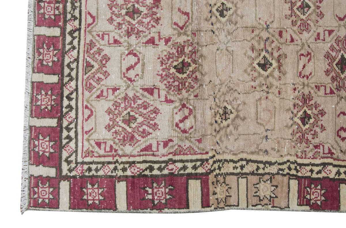 Vintage Rug 4" x 8'2" feet  123 x 250 cm