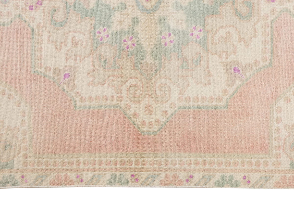 Vintage Rug 4'1" x 6'11" feet 125 x 210 cm