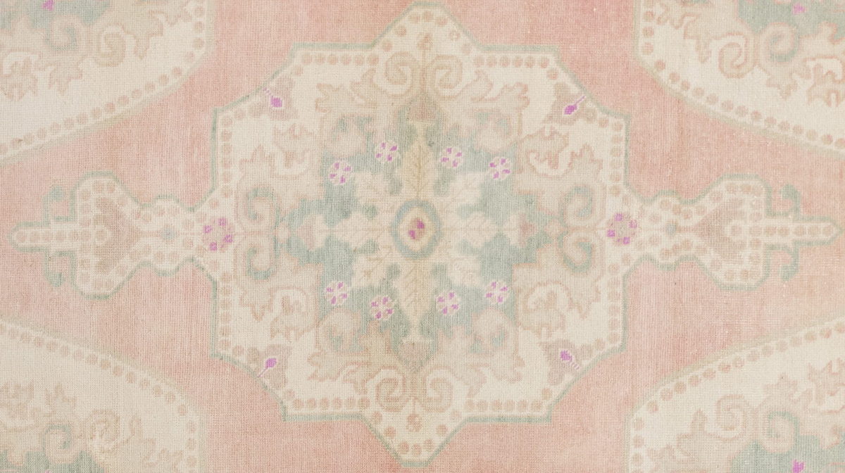 Vintage Rug 4'1" x 6'11" feet 125 x 210 cm
