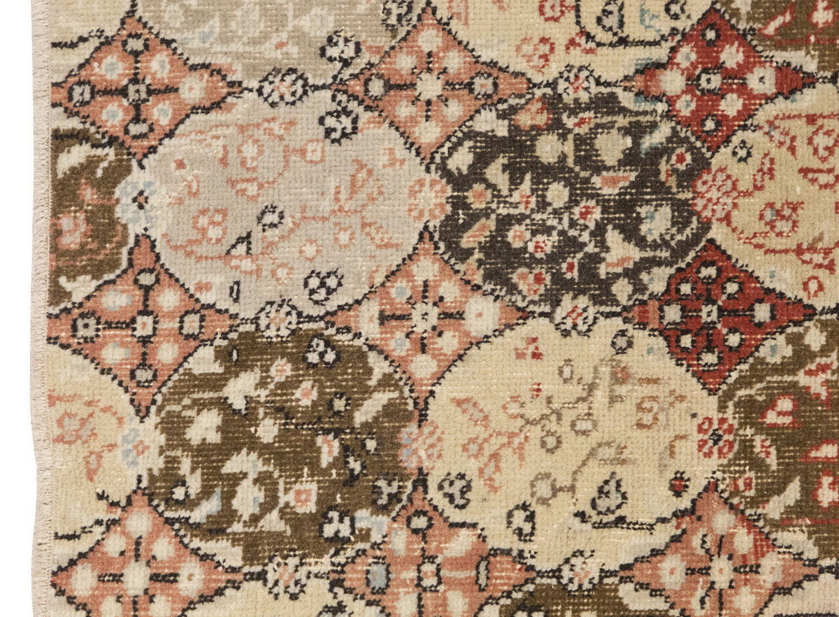 Vintage Rug 4'1" x 6'9" feet 125 x 205 cm