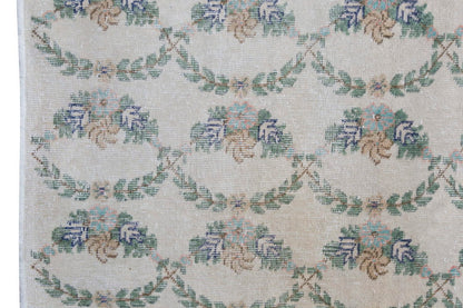 Vintage Rug 4'1" x 7'2" feet 125 x 218 cm