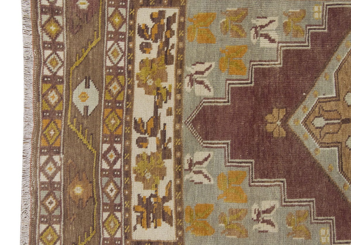 Vintage Rug 4'1" x 8" feet  125 x 242 cm