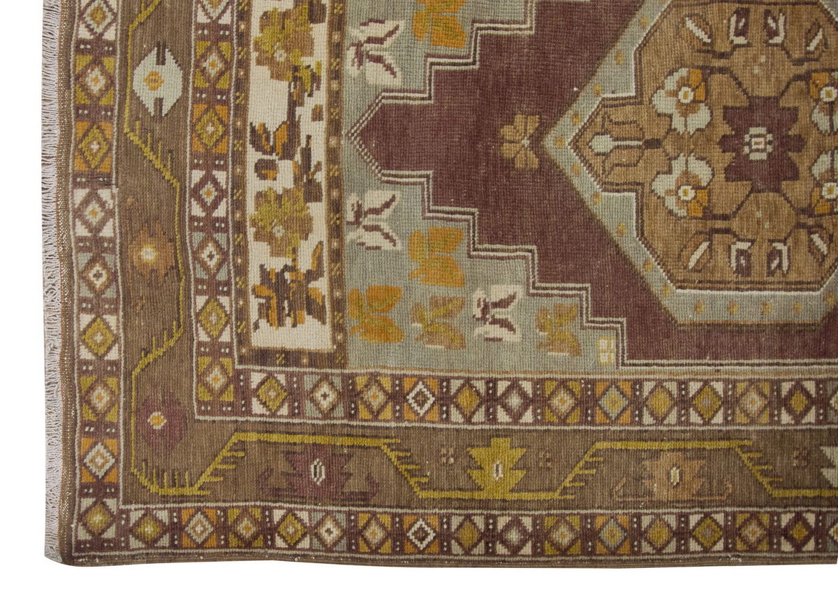 Vintage Rug 4'1" x 8" feet  125 x 242 cm