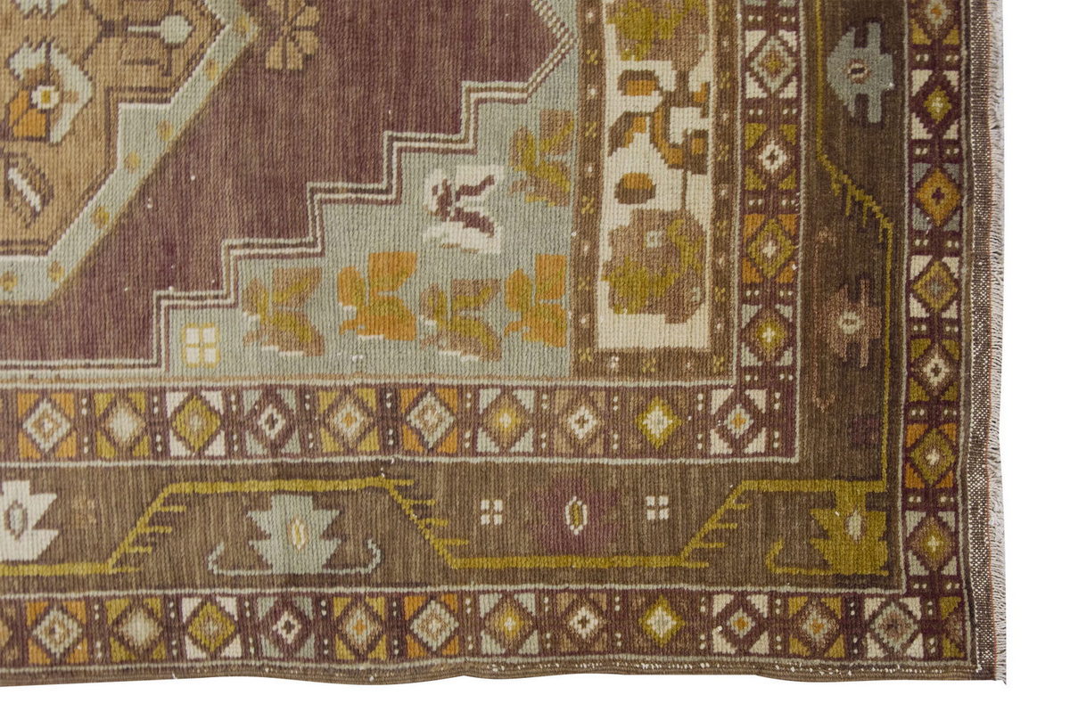Vintage Rug 4'1" x 8" feet  125 x 242 cm